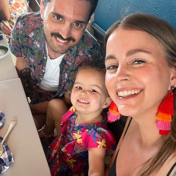 Meet your Posher - Picture 2 of 6